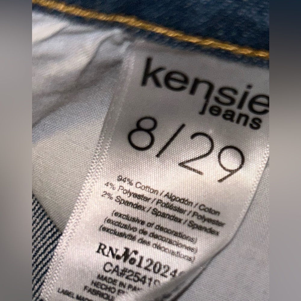 Kensie High Rise Straight Leg Ankle stretch jeans. Size 8 - Picture 3 of 5